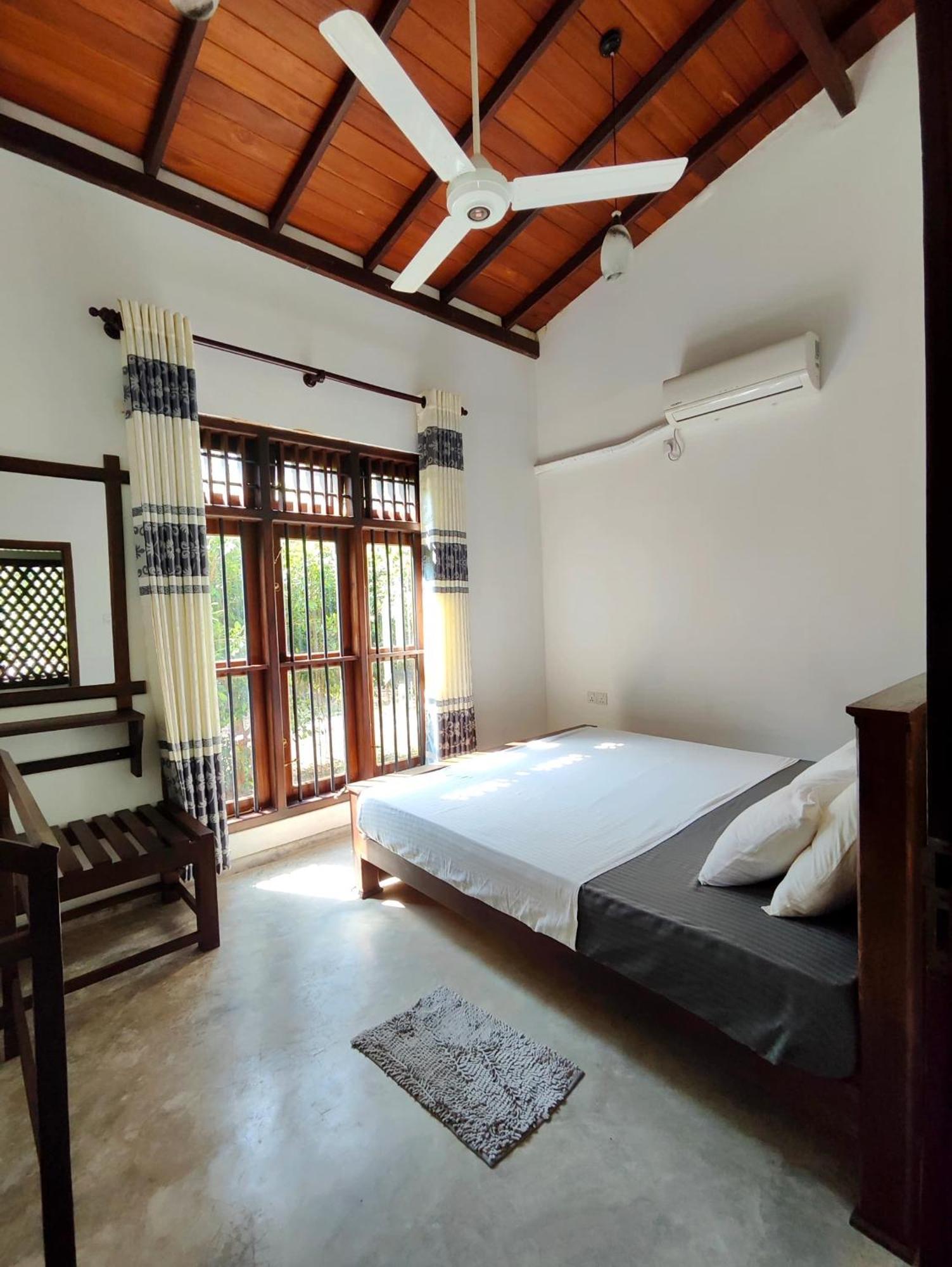 Villa De Lagoon View Tangalle Eksteriør billede